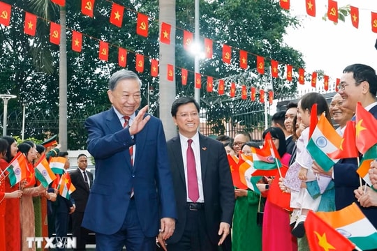 Tổng Bí thư, Chủ tịch nước Tô Lâm gặp gỡ cộng đồng người Việt Nam tại Ấn Độ