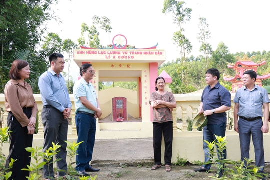 “Vàng không mua nổi lòng người Dao theo Đảng”