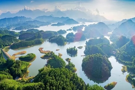 Trải nghiệm "Hồ trên núi - Trà trong mây"