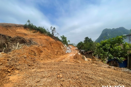 Đẩy nhanh tiến độ dự án chống sạt lở ở xã vùng cao Minh Hóa