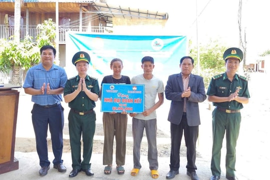 Khởi công xây hàng chục nhà Đại đoàn kết cho hộ nghèo