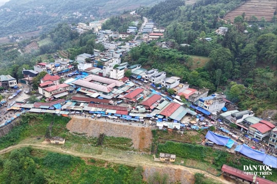 Lên Si Ma Cai đi chợ phiên