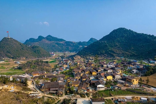 Vươn xa du lịch xứ Tuyên