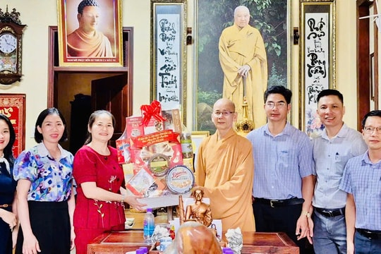 Sở Dân tộc và Tôn giáo Đắk Lắk thăm, chúc mừng các cơ sở Phật giáo mùa Lễ Phật đản