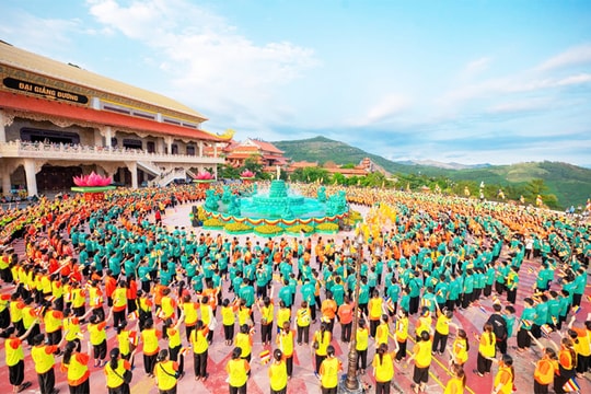 Mùa Phật Đản: Người trẻ chọn một ngày tu Bát Quan Trai