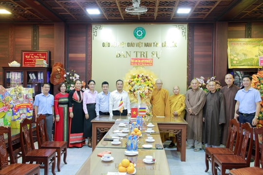 Lãnh đạo tỉnh Đắk Lắk thăm, chúc mừng các cơ sở Phật giáo dịp Đại lễ Phật đản