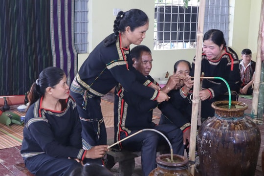 Nhịp chiêng vòng đời của người Tây Nguyên