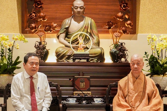 Lãnh đạo Đảng, Nhà nước chúc mừng Đại lễ Phật đản tại TP.HCM