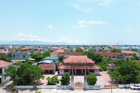 Chiêm bái ngôi đình cổ triều nhà Mạc bên dòng sông Gianh