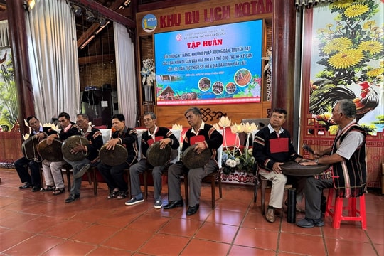 Hỗ trợ trực tiếp người tham gia bảo vệ, phát huy di sản cồng chiêng