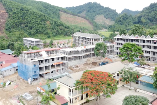 Tăng tốc xây dựng trường nội trú vùng biên