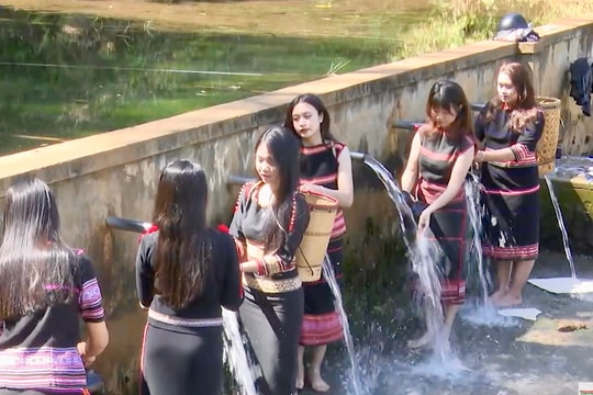 Thảo luận "nghị trường" đưa làng Mrông Yố thành điểm trải nghiệm hấp dẫn, đậm bản sắc văn hóa người Gia Rai