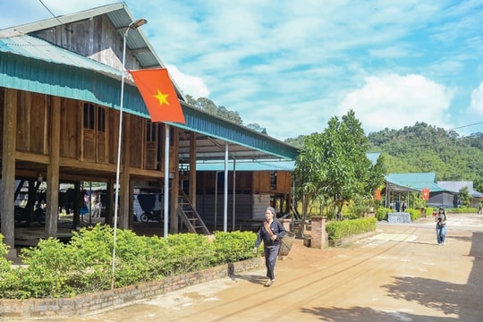 An cư nơi đỉnh đồi Poom Phai