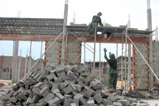 Gia Lai: Yêu cầu hoàn thành các trường nội trú liên cấp trước ngày 30/7