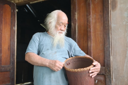 Người "chắp cánh" cho văn hóa Ca Dong