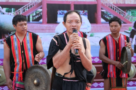 Giữ làn điệu dân ca giữa nhịp sống hiện đại