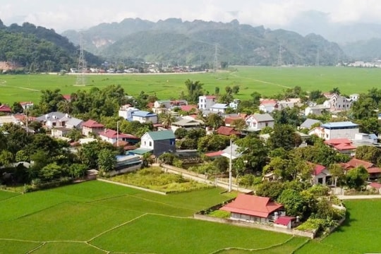 Ưu tiên phân bổ ngân sách ở mức cao nhất cho các xã, thôn đặc biệt khó khăn