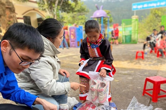 Dựng "lưới an toàn" cho trẻ em vùng cao