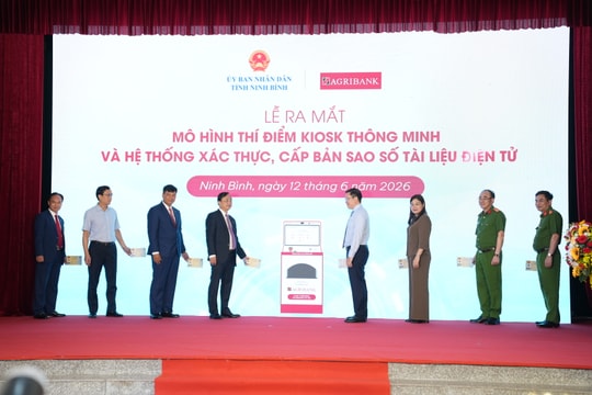 “Trạm dịch vụ công số” ở Ninh Bình: Người dân thực hiện thủ tục chỉ với vài thao tác