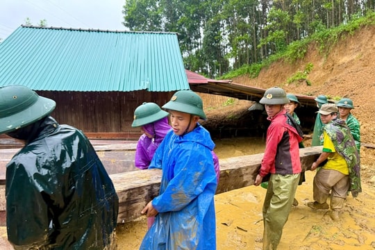 Phát huy vai trò Người có uy tín trong phòng chống thiên tai tại Đà Nẵng