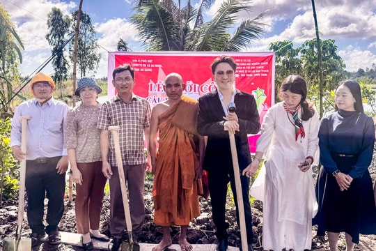 Khởi công xây dựng cầu thiện nguyện nối liền hai xã vùng khó ở An Giang