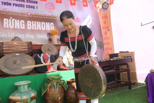 “Điểm chạm văn hoá” giữa bản làng Gié Triêng