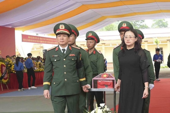 Đón 9 liệt sĩ hy sinh bảo vệ biên giới phía Bắc về với đất mẹ