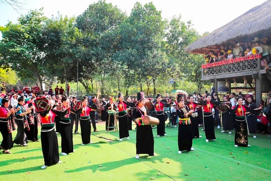 Tôn vinh các giá trị, di sản văn hóa truyền thống tốt đẹp của dân tộc