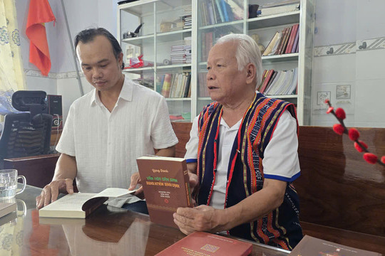 Từ người làm báo đến người giữ hồn văn hóa Ba Na