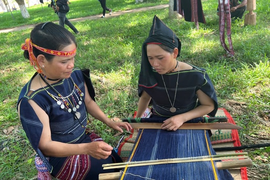 Bảo tồn văn hóa DTTS: Tiêu chí công nhận có thể làm khó người giữ di sản cuối cùng