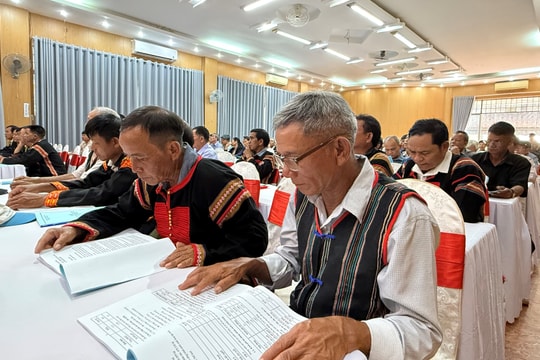 Nâng cao nhận thức, nhận diện thông tin sai lệch cho Người có uy tín
