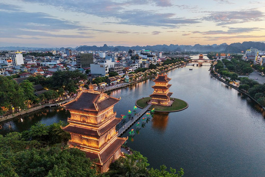 Vì sao đỉnh Kỳ Lân trở thành điểm chek - in lý tưởng khi đến Ninh Bình?