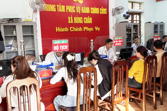 Từ "làm cho dân" đến "phục vụ dân"