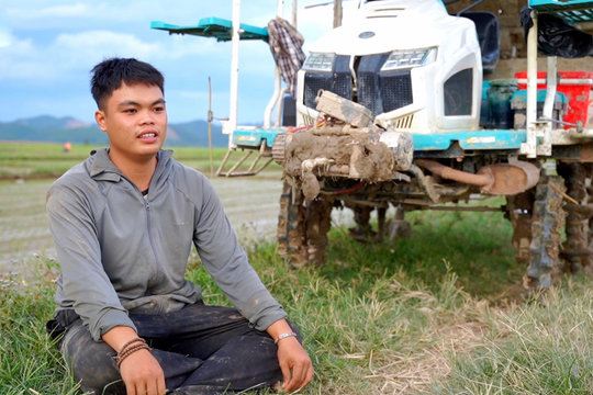 Chàng trai nông dân đưa công nghệ cất cánh