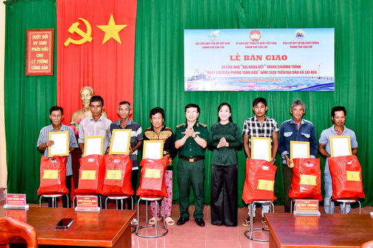 Cần Thơ bàn giao 30 căn nhà Đại đoàn kết cho đồng bào khu vực biên giới biển