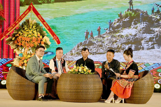 Qua từng mùa nương rẫy góp sức giữ bình yên bản làng