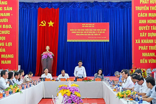Quan tâm đặc biệt đến giáo dục, y tế vùng đồng bào DTTS