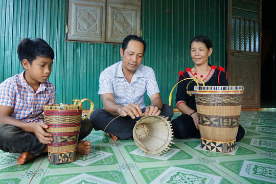 Một dải núi sông, vẹn nghĩa tình hai nước: Lương duyên đôi bờ (Bài 2)