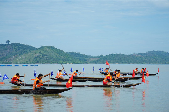 Một dải núi sông, vẹn nghĩa tình hai nước: Dòng sông chở nặng nghĩa tình (Bài 1)