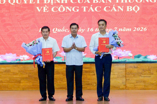 Trung tướng Đinh Văn Nơi giữ chức Bí thư Đảng ủy đặc khu Phú Quốc