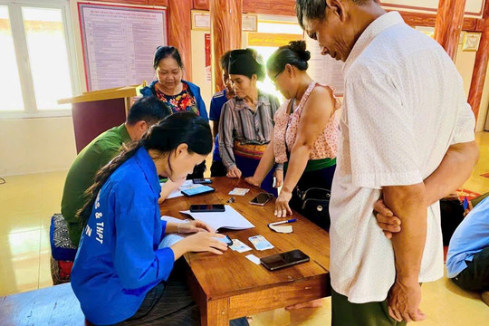 Đưa Sổ sức khỏe điện tử đến từng người dân