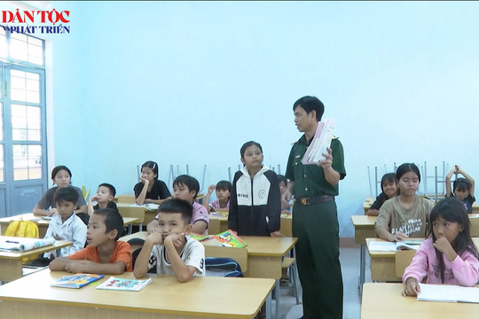 [Video] Để con em đồng bào DTTS bớt thiệt thòi