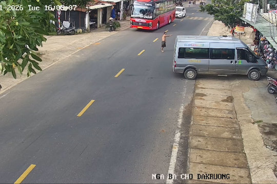 Xử lý tài xế có nồng độ cồn “khủng”, lái xe đánh võng trên quốc lộ