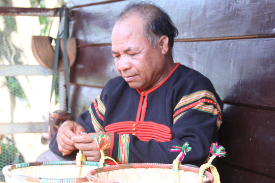 "Nhờ già Y Krú Ayun, tôi không tin theo lời kẻ xấu xúi giục nữa"