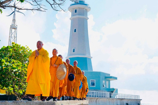 Để tiếng chuông chùa giữa trùng khơi mãi âm vang thông điệp của hòa bình