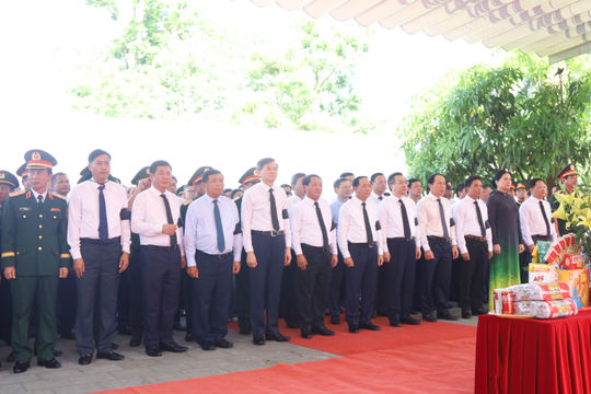 Tổ chức trọng thể Lễ truy điệu, an táng 34 hài cốt liệt sĩ tại Nghĩa trang Liệt sĩ Quốc gia Vị Xuyên