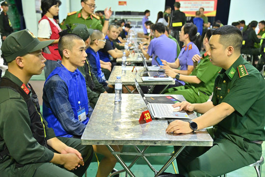 Bắt giữ 40 đối tượng trong đường dây lừa đảo xuyên quốc gia