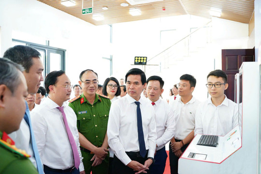 Lạng Sơn ra mắt Trạm dịch vụ công số