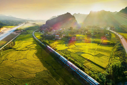 Tàu du lịch Huế - Phong Nha mở Tour qua loạt điểm đến nổi tiếng