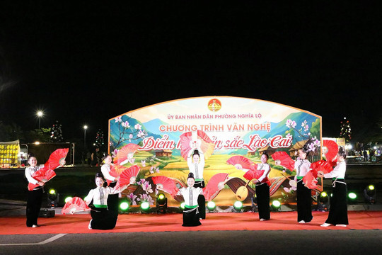 Tôn vinh bản sắc văn hóa Thái qua không gian phố đi bộ